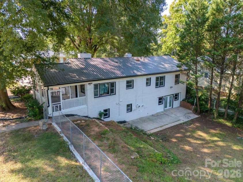 425 Roberts Street, Salisbury, NC 28144.  MLS# CAR4423175, YatesRealty ID 52463. 
