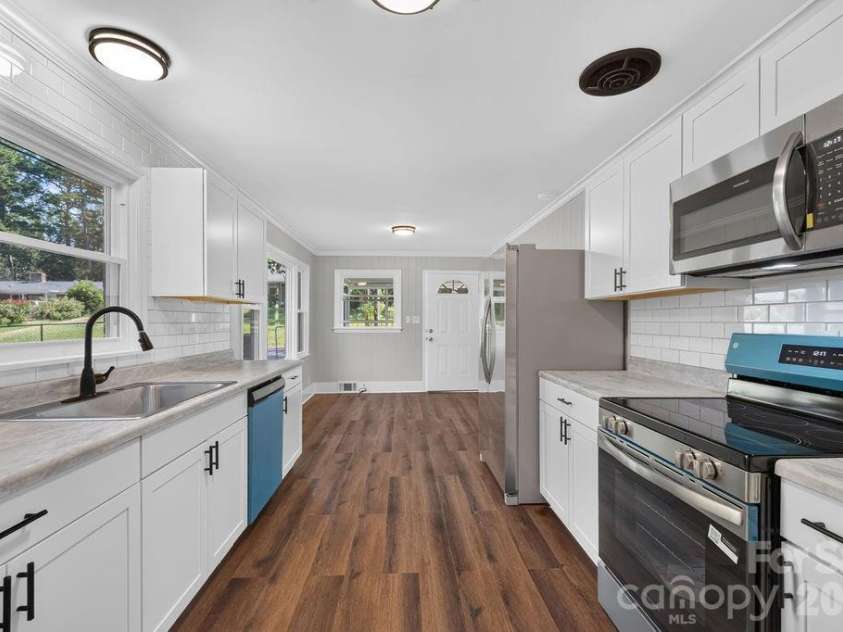 425 Roberts Street, Salisbury, NC 28144.  MLS# CAR4423175, YatesRealty ID 52463. 