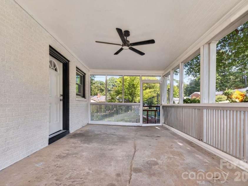 425 Roberts Street, Salisbury, NC 28144.  MLS# CAR4423175, YatesRealty ID 52463. 