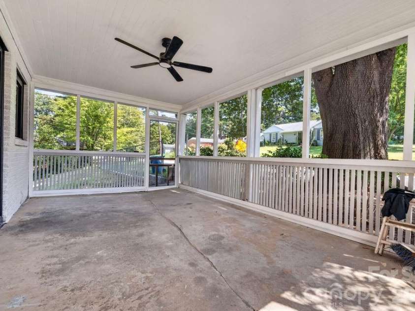 425 Roberts Street, Salisbury, NC 28144.  MLS# CAR4423175, YatesRealty ID 52463. 