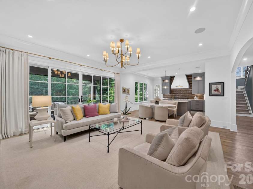 6006 Old Providence Lane, Charlotte, NC 28226.  MLS# CAR4424304, YatesRealty ID 52466. 