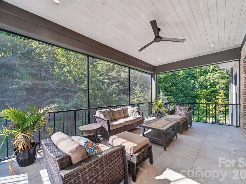 6006 Old Providence Lane, Charlotte, NC 28226.  MLS# CAR4424304, YatesRealty ID 52466. 