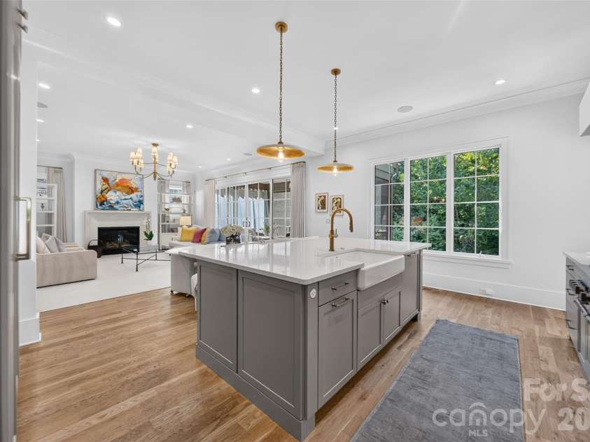 6006 Old Providence Lane, Charlotte, NC 28226.  MLS# CAR4424304, YatesRealty ID 52466. 