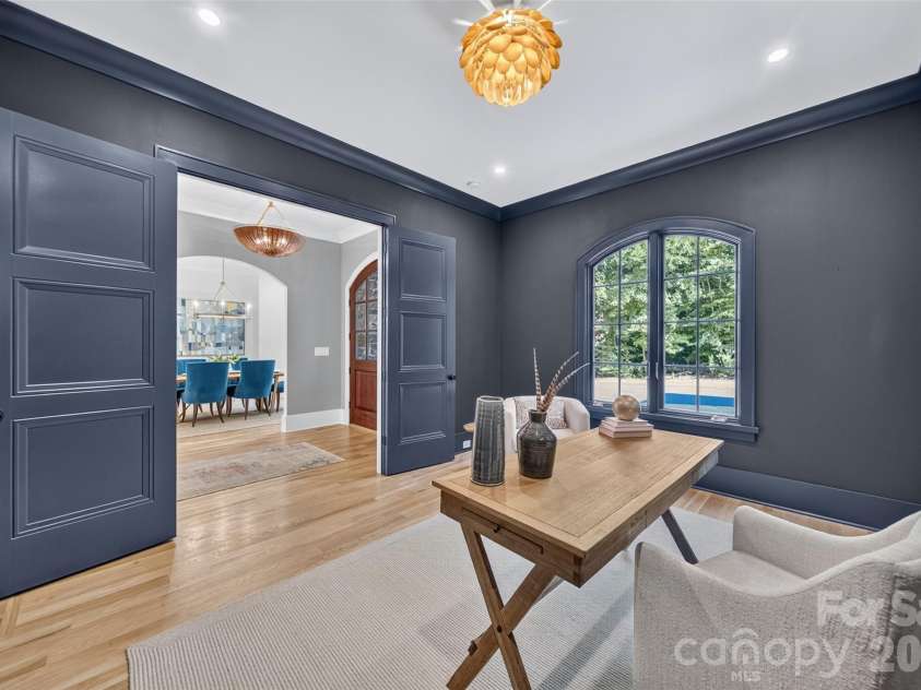 6006 Old Providence Lane, Charlotte, NC 28226.  MLS# CAR4424304, YatesRealty ID 52466. 
