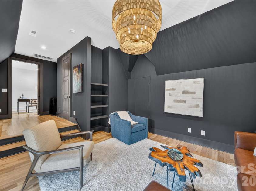 6006 Old Providence Lane, Charlotte, NC 28226.  MLS# CAR4424304, YatesRealty ID 52466. 