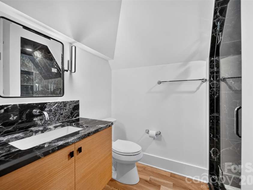 6006 Old Providence Lane, Charlotte, NC 28226.  MLS# CAR4424304, YatesRealty ID 52466. 