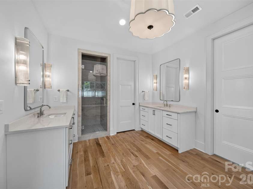 6006 Old Providence Lane, Charlotte, NC 28226.  MLS# CAR4424304, YatesRealty ID 52466. 
