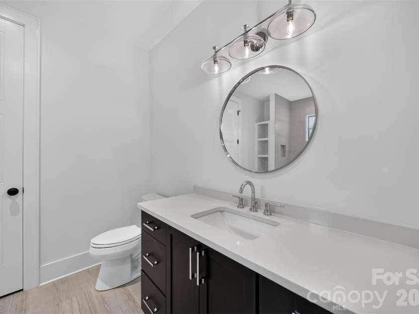 6006 Old Providence Lane, Charlotte, NC 28226.  MLS# CAR4424304, YatesRealty ID 52466. 