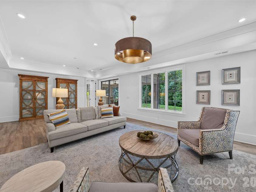 6006 Old Providence Lane, Charlotte, NC 28226.  MLS# CAR4424304, YatesRealty ID 52466. 