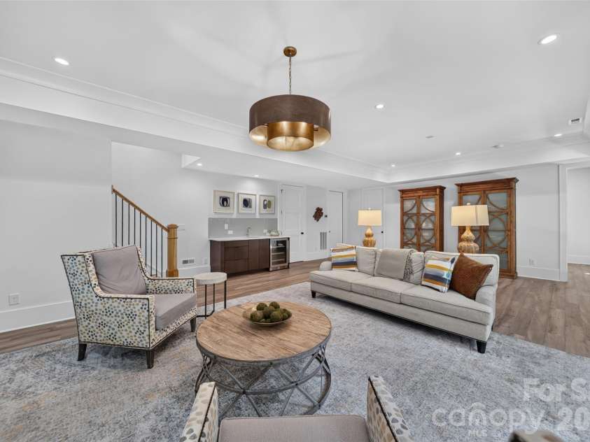 6006 Old Providence Lane, Charlotte, NC 28226.  MLS# CAR4424304, YatesRealty ID 52466. 