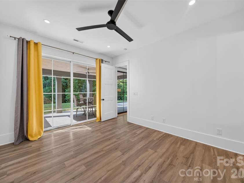 6006 Old Providence Lane, Charlotte, NC 28226.  MLS# CAR4424304, YatesRealty ID 52466. 
