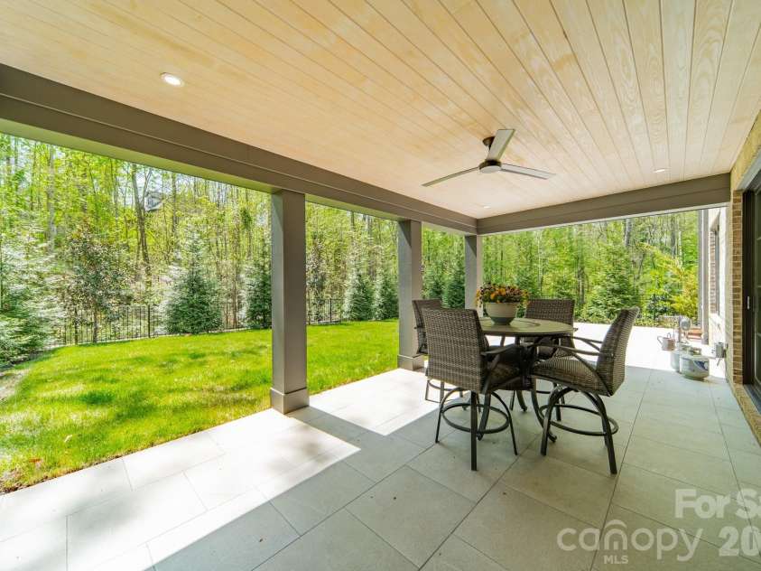 6006 Old Providence Lane, Charlotte, NC 28226.  MLS# CAR4424304, YatesRealty ID 52466. 