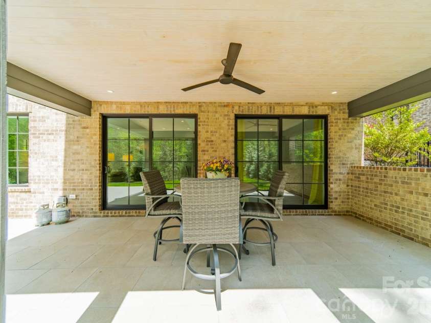 6006 Old Providence Lane, Charlotte, NC 28226.  MLS# CAR4424304, YatesRealty ID 52466. 