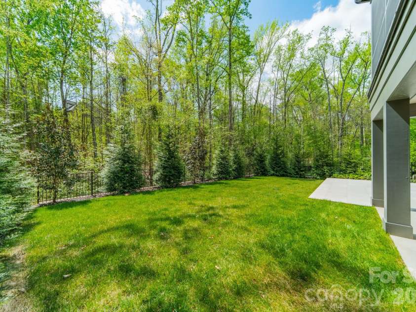 6006 Old Providence Lane, Charlotte, NC 28226.  MLS# CAR4424304, YatesRealty ID 52466. 