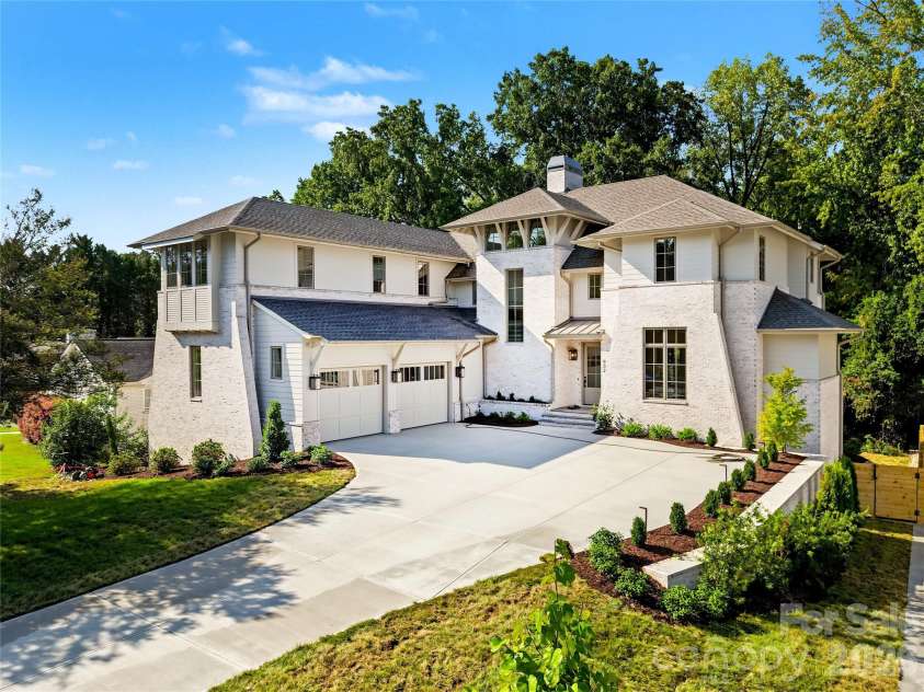 932 Heather Lane, Charlotte, NC 28209.  MLS# CAR4423806, YatesRealty ID 52467. 