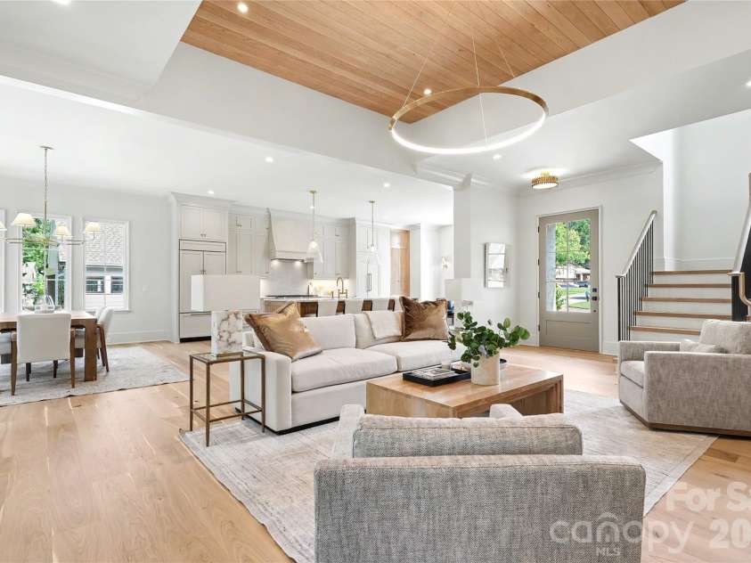 932 Heather Lane, Charlotte, NC 28209.  MLS# CAR4423806, YatesRealty ID 52467. 