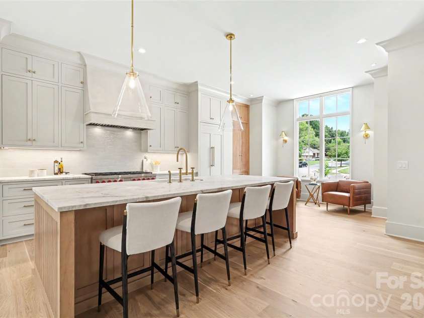 932 Heather Lane, Charlotte, NC 28209.  MLS# CAR4423806, YatesRealty ID 52467. 