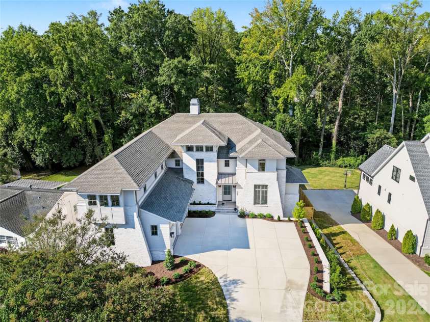 932 Heather Lane, Charlotte, NC 28209.  MLS# CAR4423806, YatesRealty ID 52467. 