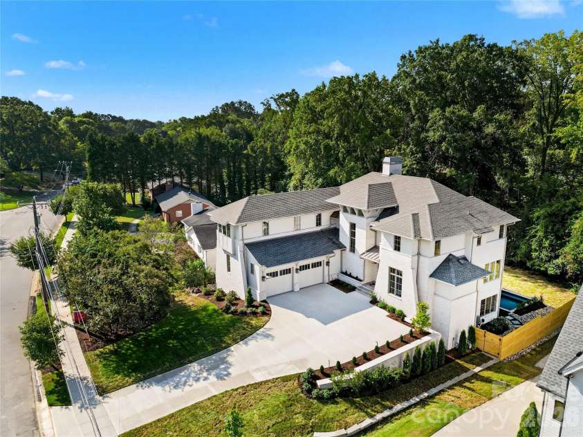 932 Heather Lane, Charlotte, NC 28209.  MLS# CAR4423806, YatesRealty ID 52467. 