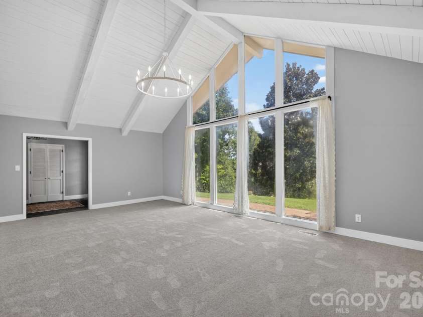 935 Ridgewood Drive, Lenoir, NC 28645.  MLS# CAR4423060, YatesRealty ID 52468. 