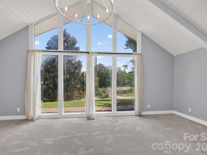 935 Ridgewood Drive, Lenoir, NC 28645.  MLS# CAR4423060, YatesRealty ID 52468. 