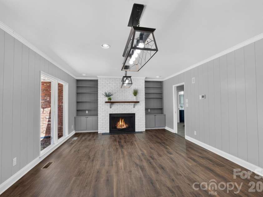 935 Ridgewood Drive, Lenoir, NC 28645.  MLS# CAR4423060, YatesRealty ID 52468. 