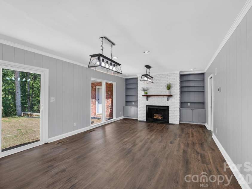 935 Ridgewood Drive, Lenoir, NC 28645.  MLS# CAR4423060, YatesRealty ID 52468. 
