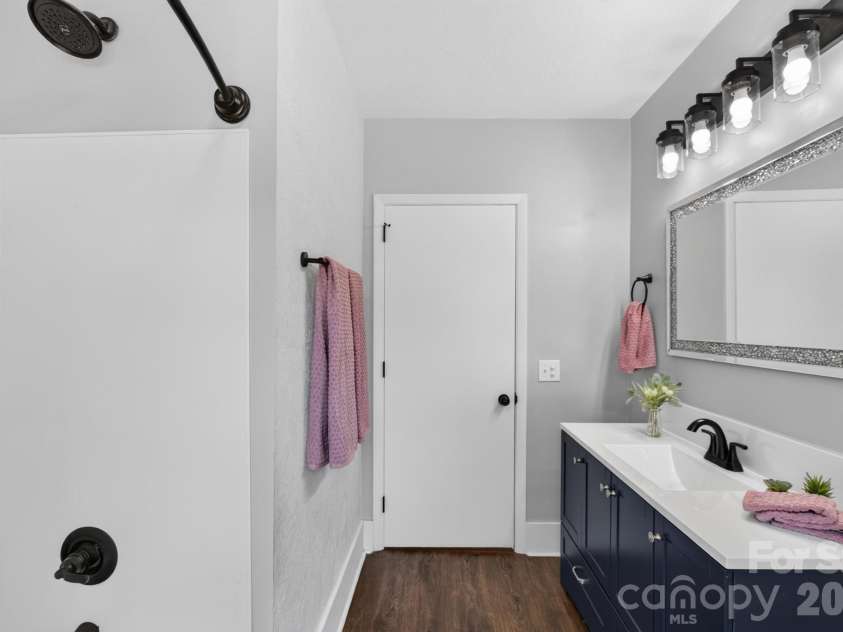 935 Ridgewood Drive, Lenoir, NC 28645.  MLS# CAR4423060, YatesRealty ID 52468. 