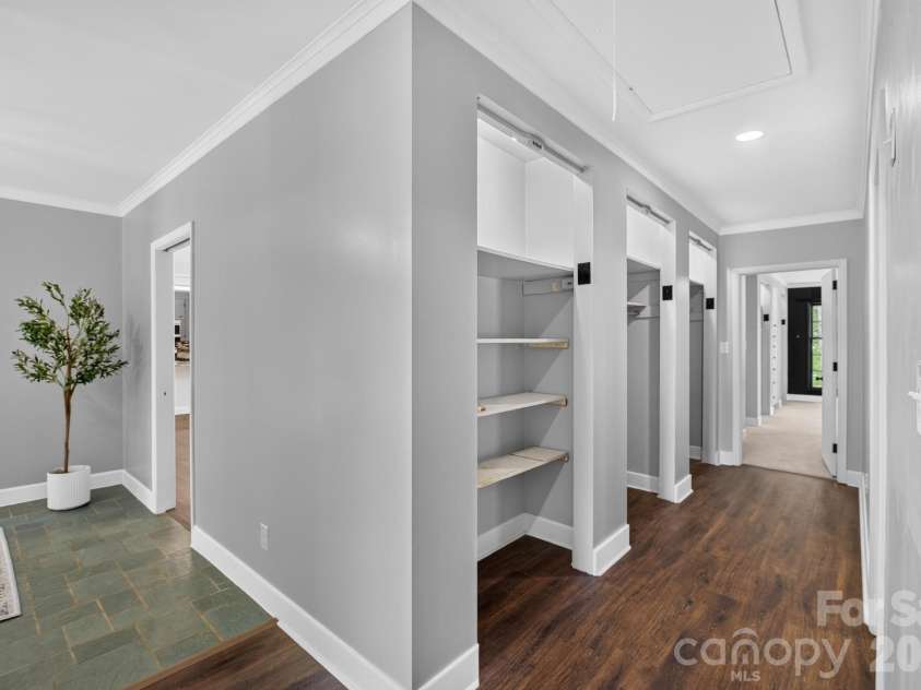 935 Ridgewood Drive, Lenoir, NC 28645.  MLS# CAR4423060, YatesRealty ID 52468. 