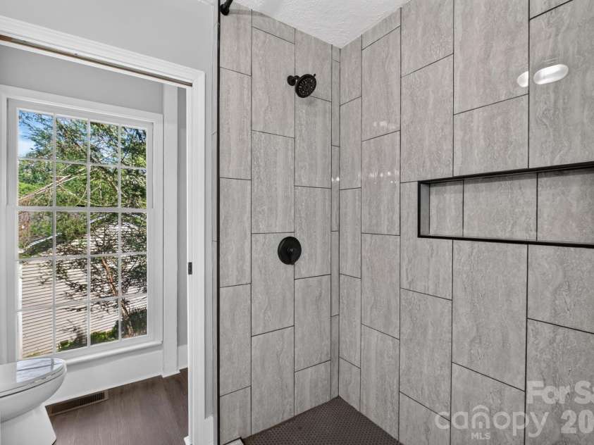 935 Ridgewood Drive, Lenoir, NC 28645.  MLS# CAR4423060, YatesRealty ID 52468. 