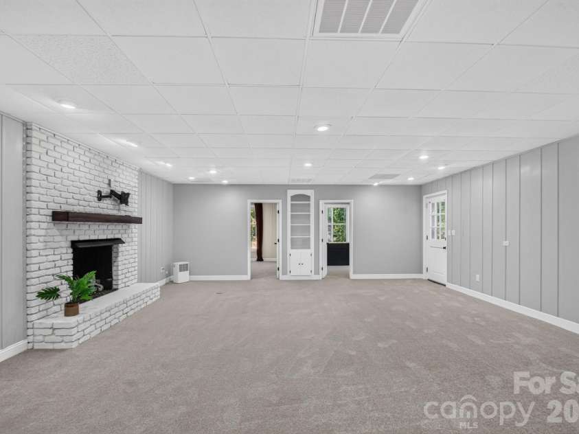 935 Ridgewood Drive, Lenoir, NC 28645.  MLS# CAR4423060, YatesRealty ID 52468. 