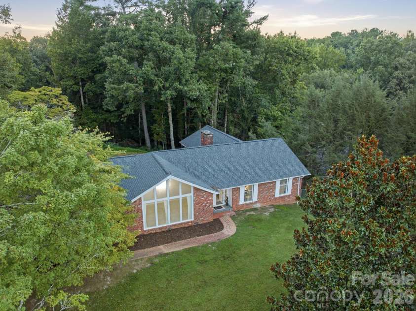 935 Ridgewood Drive, Lenoir, NC 28645.  MLS# CAR4423060, YatesRealty ID 52468. 