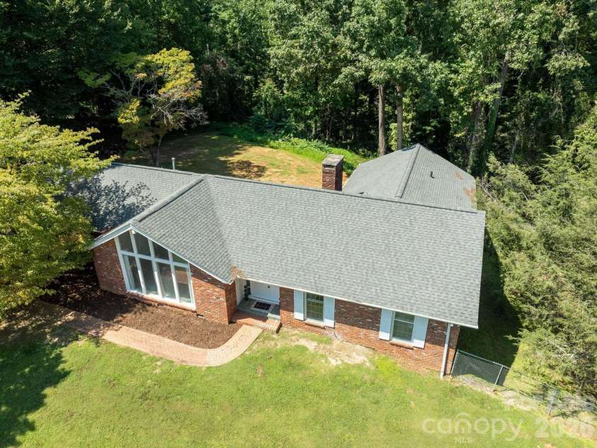 935 Ridgewood Drive, Lenoir, NC 28645.  MLS# CAR4423060, YatesRealty ID 52468. 