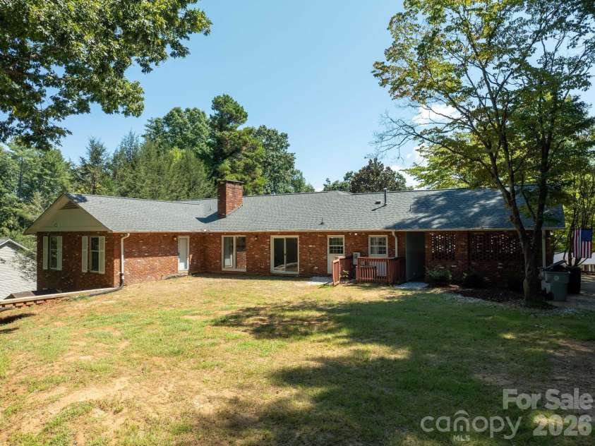 935 Ridgewood Drive, Lenoir, NC 28645.  MLS# CAR4423060, YatesRealty ID 52468. 