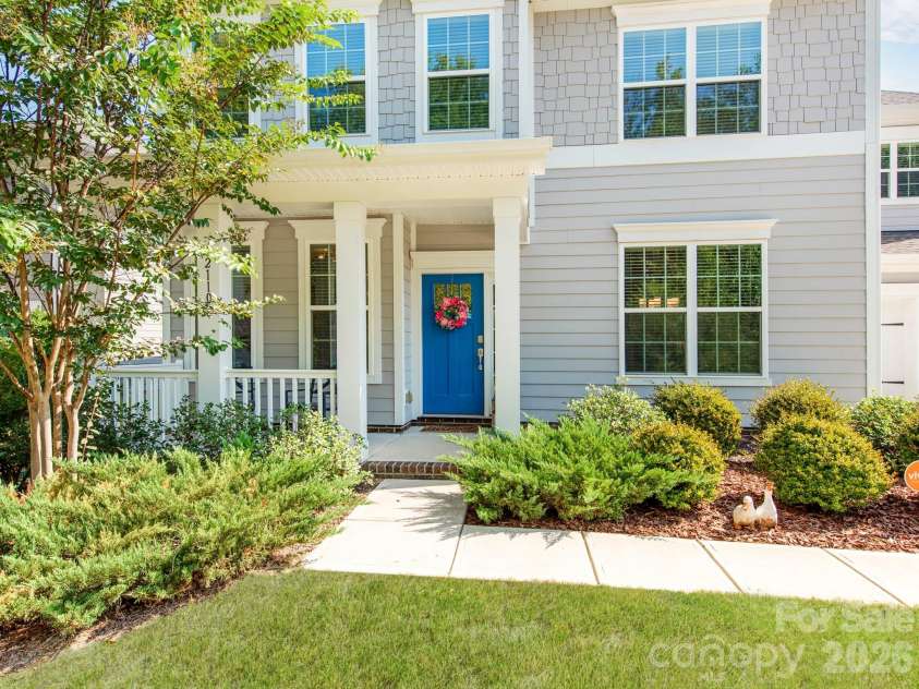 12110 Westbranch Parkway, Davidson, NC 28036.  MLS# CAR4423144, YatesRealty ID 52469. Great landscaping
