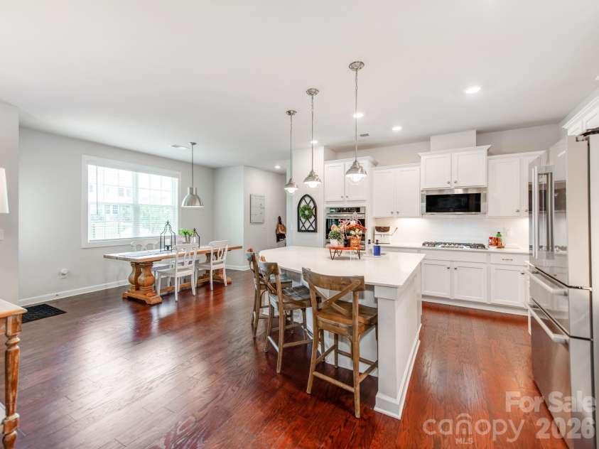 12110 Westbranch Parkway, Davidson, NC 28036.  MLS# CAR4423144, YatesRealty ID 52469. Large island
