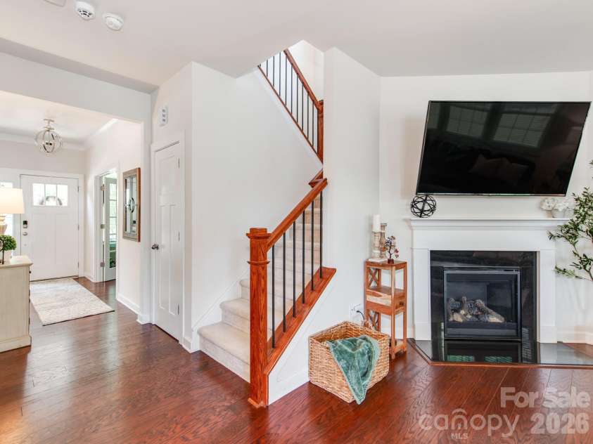 12110 Westbranch Parkway, Davidson, NC 28036.  MLS# CAR4423144, YatesRealty ID 52469. Staircase
