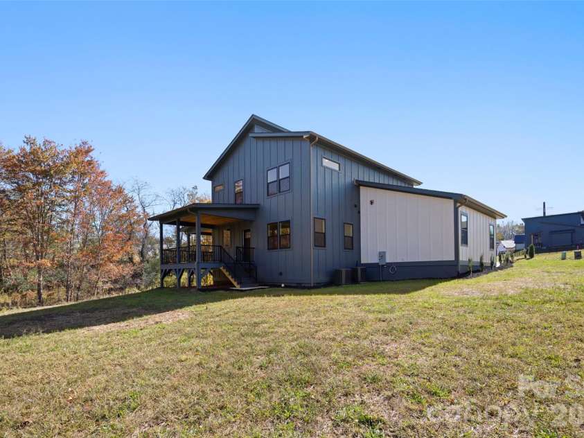 110 Scott Meadows Drive, Asheville, NC 28806.  MLS# CAR4330046, YatesRealty ID 5247. 