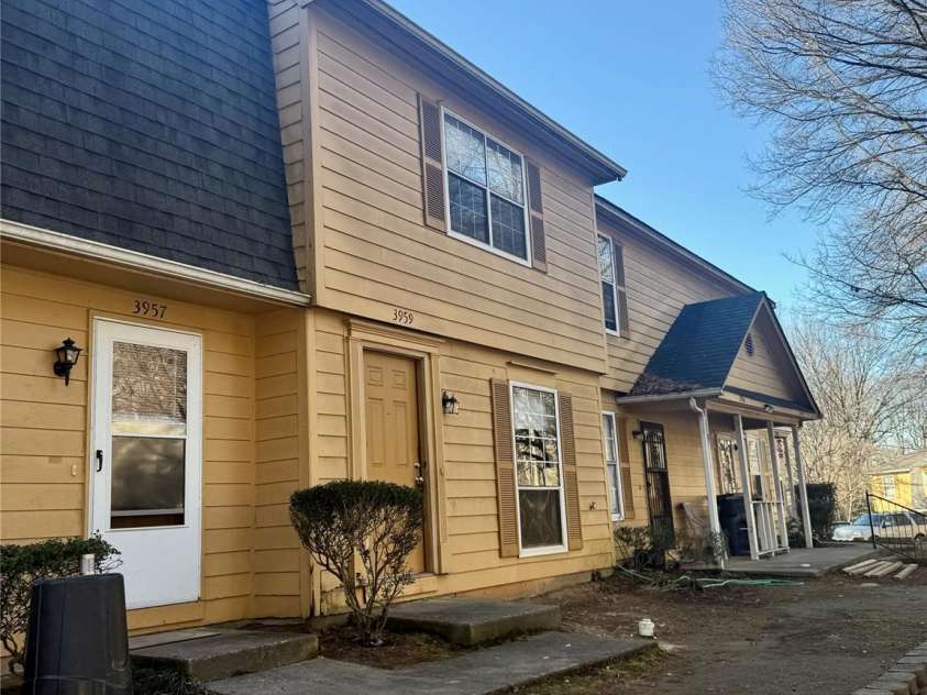 3959 Briarhill Drive, Charlotte, NC 28215.  MLS# CAR4214956, YatesRealty ID 5247. 3959 Briarhill Dr.