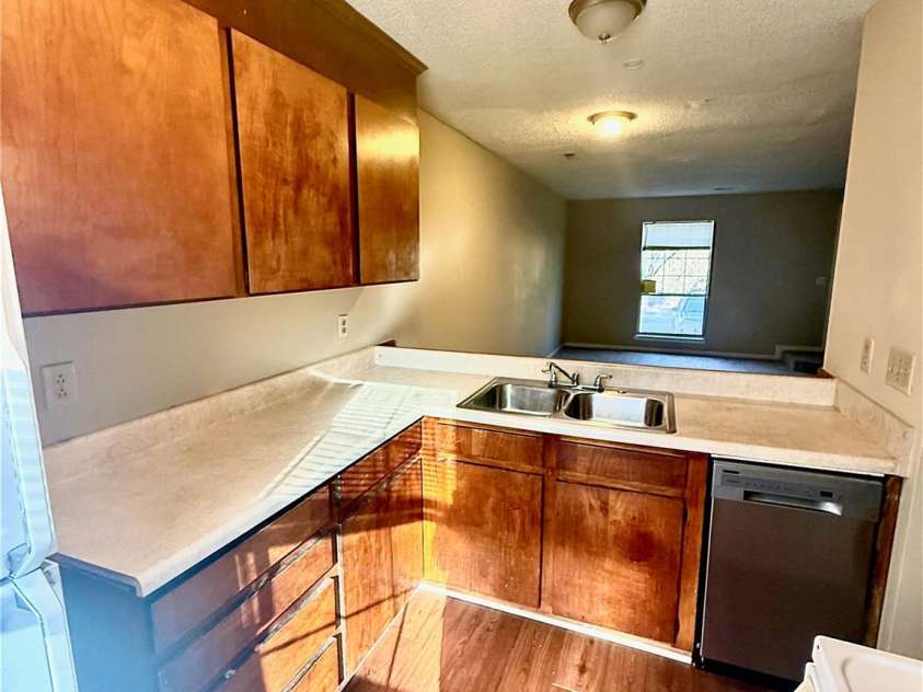 3959 Briarhill Drive, Charlotte, NC 28215.  MLS# CAR4214956, YatesRealty ID 5247. Kitchen