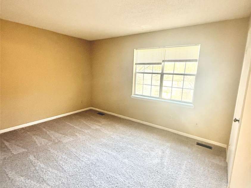 3959 Briarhill Drive, Charlotte, NC 28215.  MLS# CAR4214956, YatesRealty ID 5247. Primary Bedroom