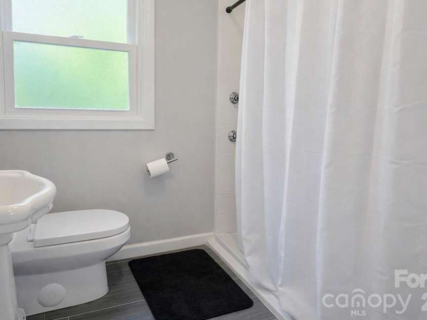 71 Highland Avenue, Concord, NC 28027.  MLS# CAR4420577, YatesRealty ID 52470. Bathroom