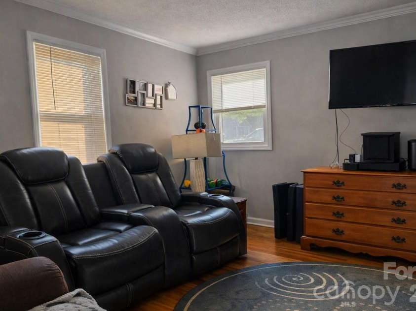 71 Highland Avenue, Concord, NC 28027.  MLS# CAR4420577, YatesRealty ID 52470. Living Room