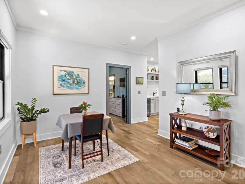 1518 Ivey Drive, Charlotte, NC 28205.  MLS# CAR4420824, YatesRealty ID 52474. 