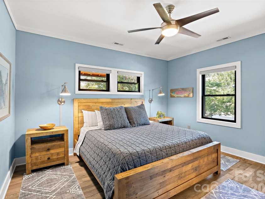 1518 Ivey Drive, Charlotte, NC 28205.  MLS# CAR4420824, YatesRealty ID 52474. 
