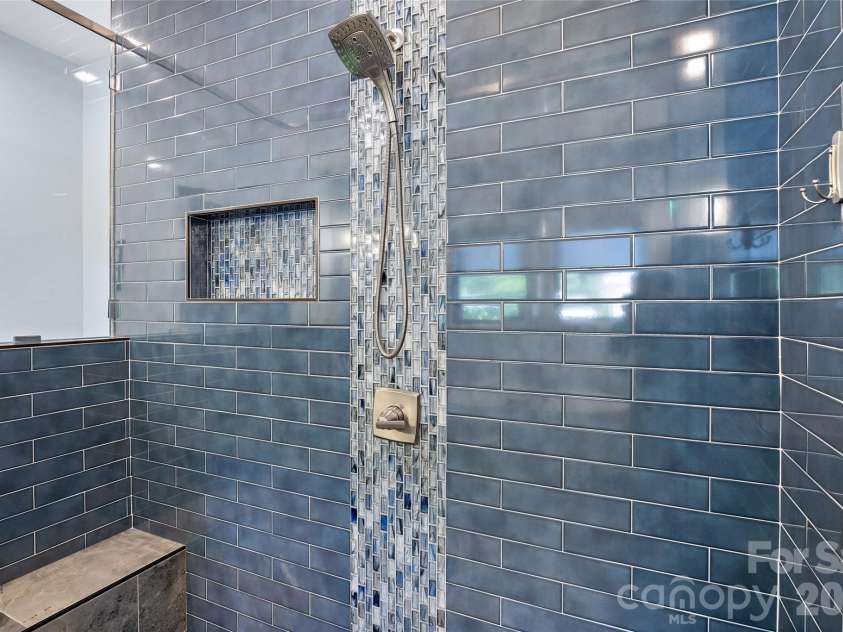 1518 Ivey Drive, Charlotte, NC 28205.  MLS# CAR4420824, YatesRealty ID 52474. 