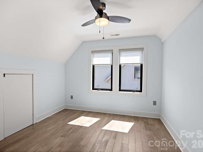 1518 Ivey Drive, Charlotte, NC 28205.  MLS# CAR4420824, YatesRealty ID 52474. 