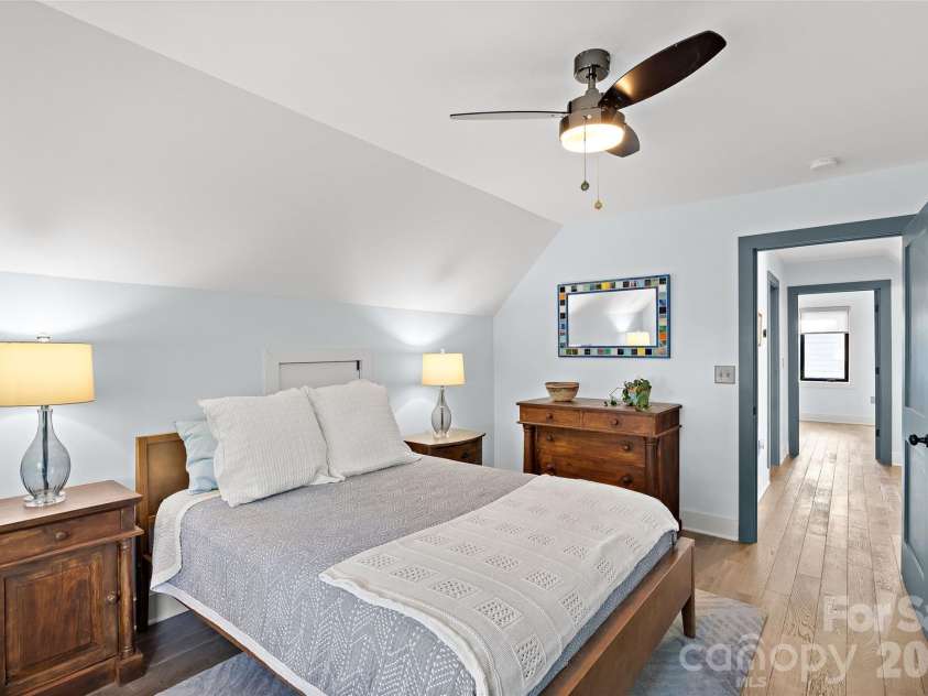 1518 Ivey Drive, Charlotte, NC 28205.  MLS# CAR4420824, YatesRealty ID 52474. 