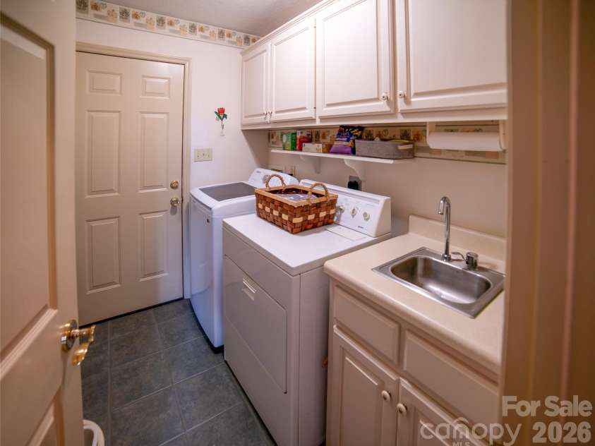 15809 US 221 None, Marion, NC 28752.  MLS# CAR4418221, YatesRealty ID 52475. Laundry room main floor