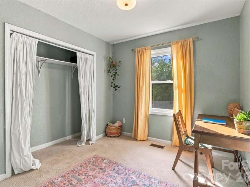94 Pressley Avenue, Brevard, NC 28712.  MLS# CAR4418924, YatesRealty ID 52476. 